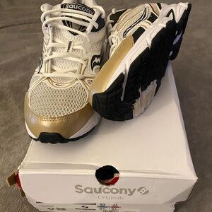 Saucony White, Gold & Black Mesh Running Shoes